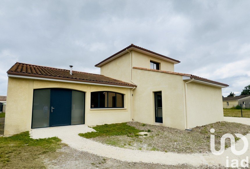 Maison 5 pièces de 155 m² à Bouniagues (24560)