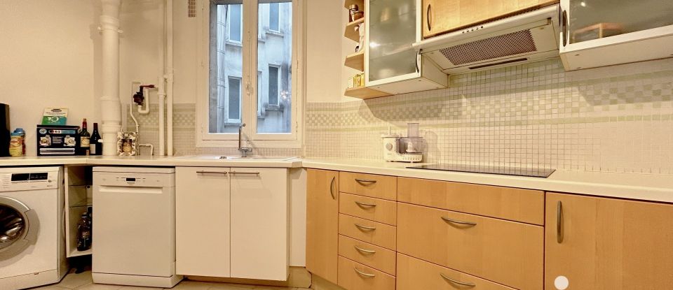 Appartement 3 pièces de 80 m² à Paris (75016)