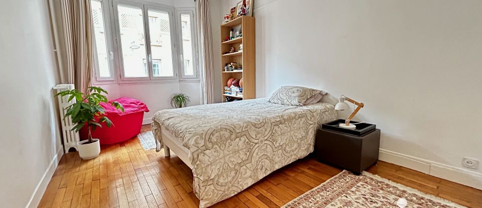 Appartement 3 pièces de 80 m² à Paris (75016)