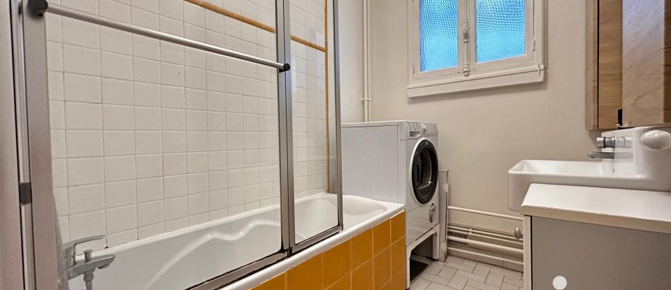 Appartement 3 pièces de 80 m² à Paris (75016)