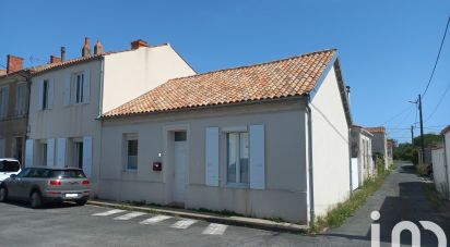 Town house 7 rooms of 142 m² in Le Château-d'Oléron (17480)