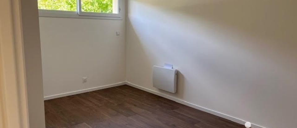 Maison 4 pièces de 125 m² à Orléat (63190)