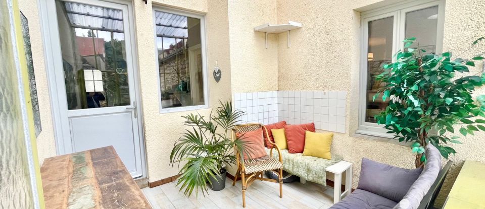 Town house 3 rooms of 91 m² in Saint-Gaultier (36800)