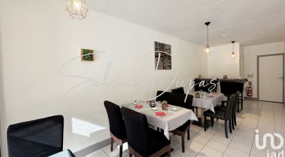 Restaurant of 72 m² in Robion (84440)