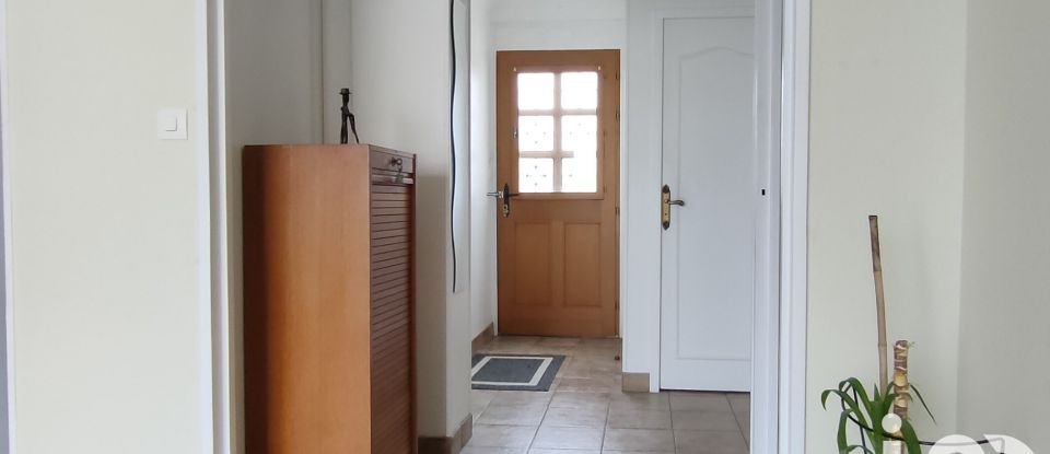 House 4 rooms of 105 m² in Périgny (17180)