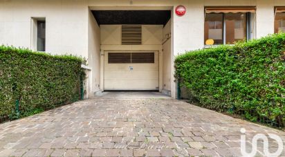 Parking/garage/box de 11 m² à Paris (75015)