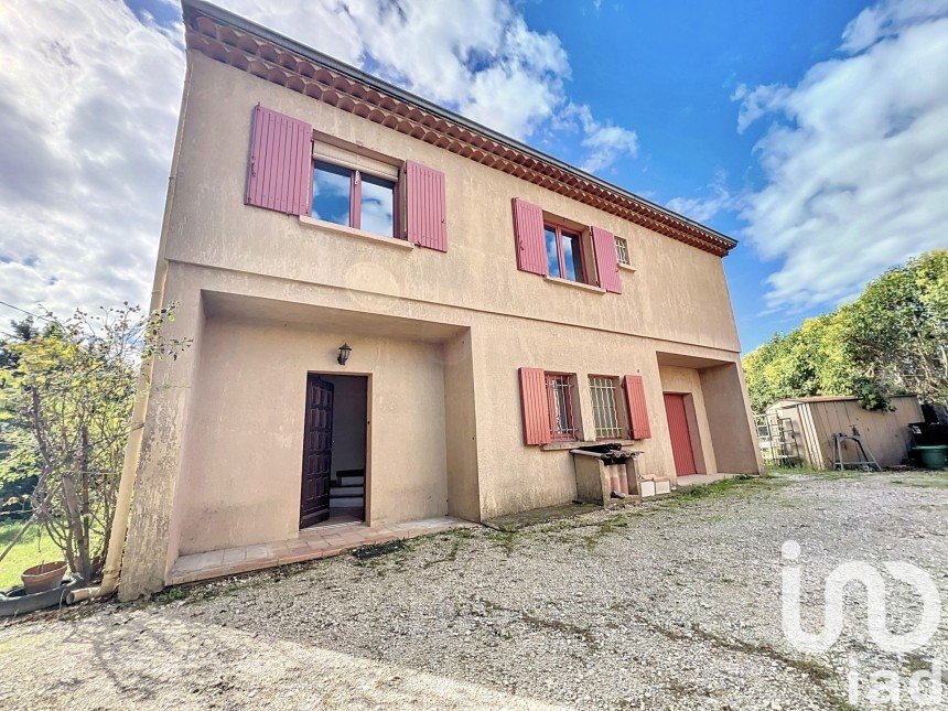 Maison 7 pièces de 142 m² à Gargas (84400)