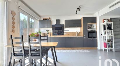 House 4 rooms of 88 m² in Châteauneuf-les-Martigues (13220)