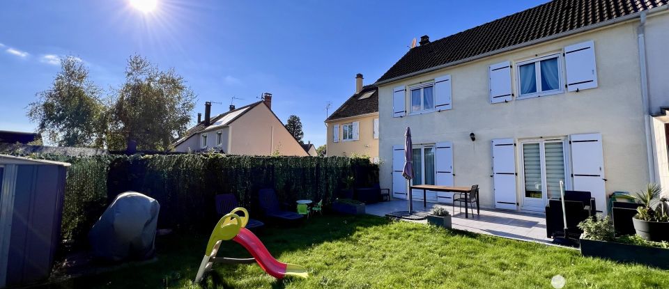 Maison traditionnelle 5 pièces de 95 m² à Villenoy (77124)