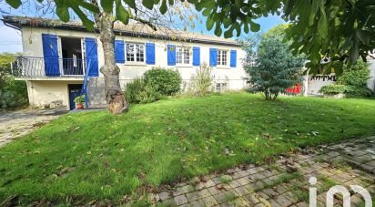 Traditional house 6 rooms of 219 m² in La Roche-sur-Yon (85000)