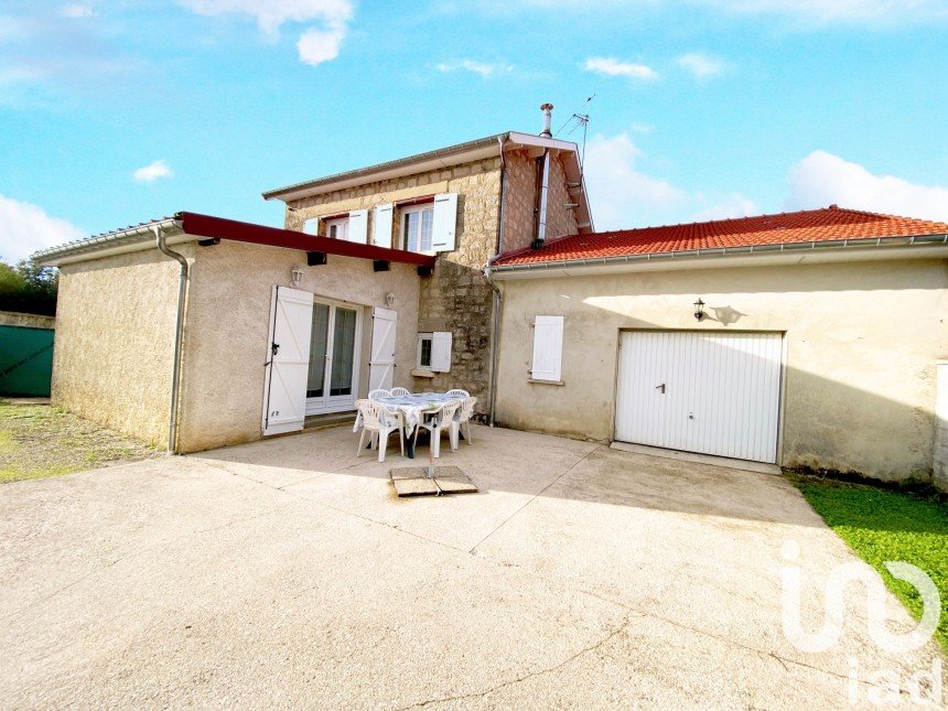 House 5 rooms of 120 m² in Thiéblemont-Farémont (51300)