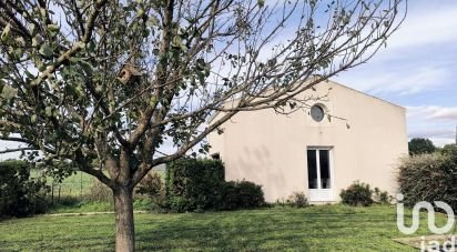 House 6 rooms of 140 m² in Saint-Hippolyte (17430)