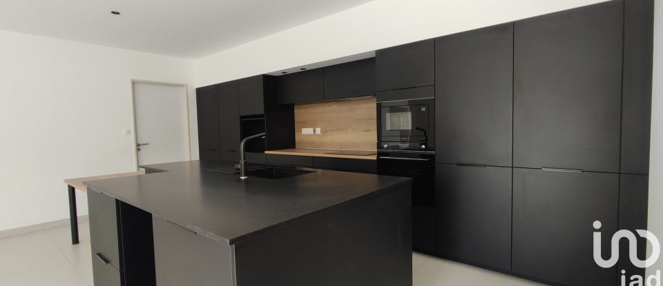 Maison 7 pièces de 146 m² à Fressines (79370)