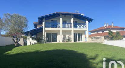 Maison 12 pièces de 230 m² à Hendaye (64700)