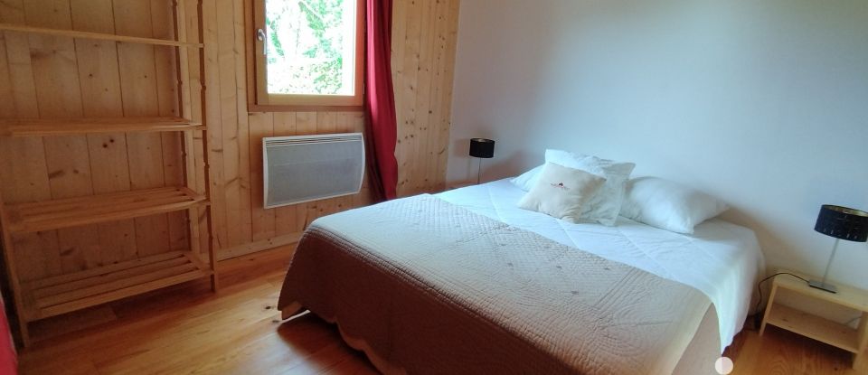 Cottage 6 rooms of 135 m² in Béost (64440)