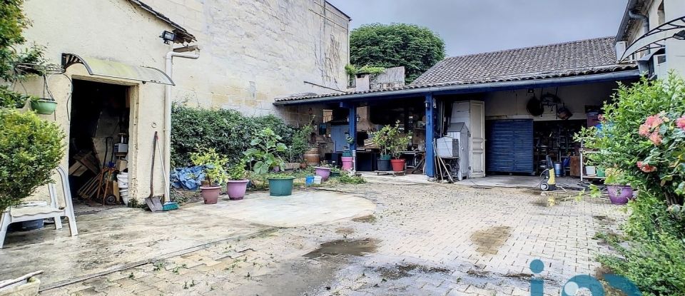 Immeuble de 300 m² à Saint-Médard-de-Guizières (33230)