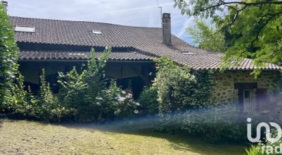 Country house 7 rooms of 170 m² in Abjat-sur-Bandiat (24300)