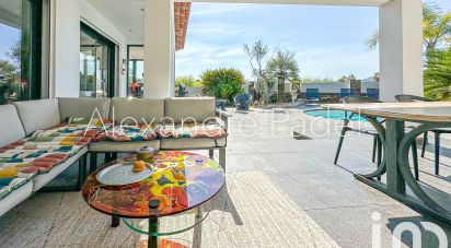 House 9 rooms of 169 m² in Sanary-sur-Mer (83110)