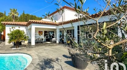 House 9 rooms of 169 m² in Sanary-sur-Mer (83110)