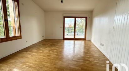 Apartment 3 rooms of 65 m² in Massy (91300)