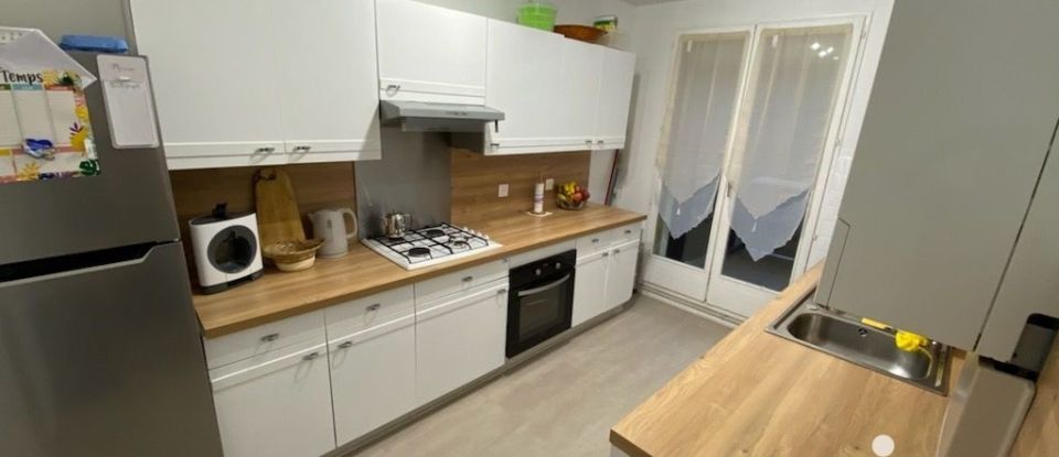 Apartment 3 rooms of 66 m² in Moissy-Cramayel (77550)