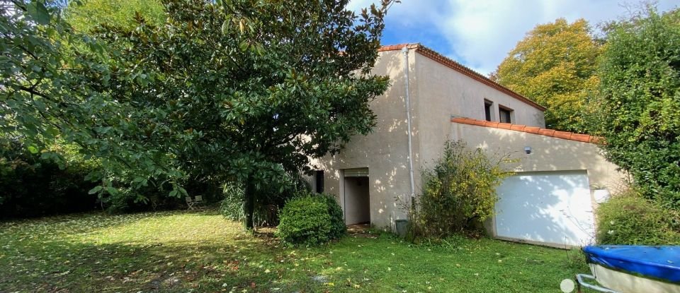 Maison d’architecte 8 pièces de 230 m² à Les Herbiers (85500)