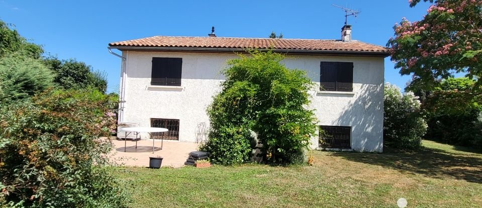 Maison 4 pièces de 87 m² à Verteuil-sur-Charente (16510)