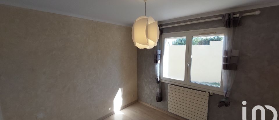 Maison 8 pièces de 318 m² à Beauvoisin (30640)