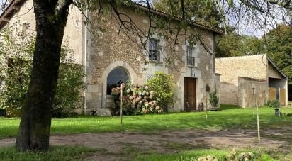 Maison de campagne 8 pièces de 233 m² à Montendre (17130)