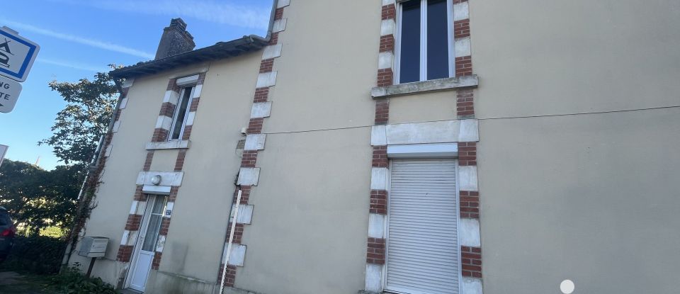 House 5 rooms of 105 m² in La Ferrière-en-Parthenay (79390)