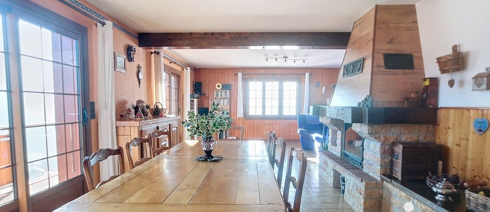 Châlet 5 pièces de 182 m² à Saint-Nicolas-la-Chapelle (73590)