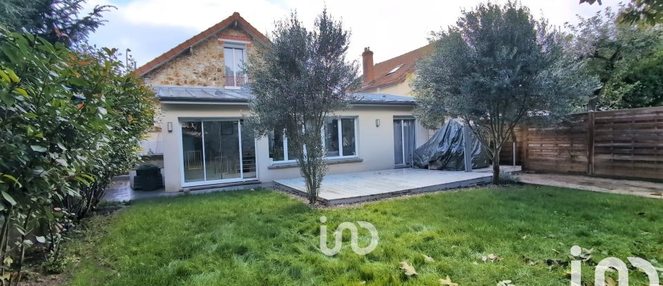 House 7 rooms of 130 m² in Savigny-sur-Orge (91600)