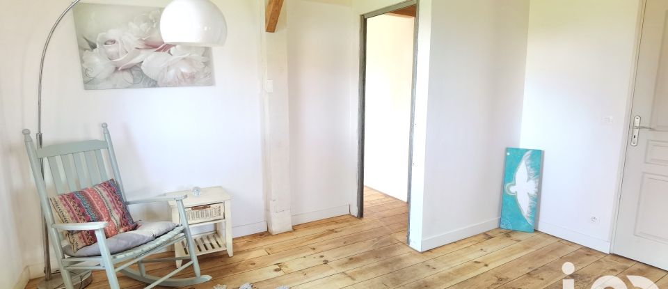 House 4 rooms of 101 m² in Belin-Béliet (33830)