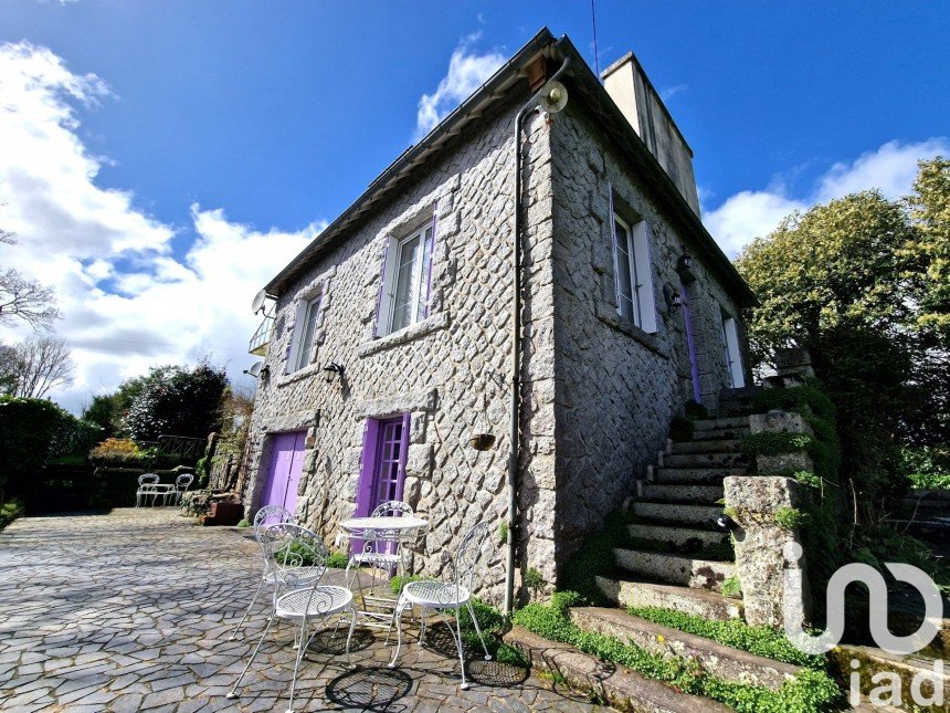 Village house 4 rooms of 112 m² in Plouyé (29690)