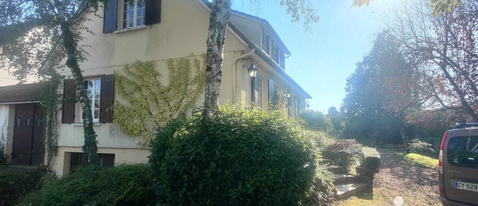 Traditional house 6 rooms of 130 m² in Fontenay-sur-Eure (28630)