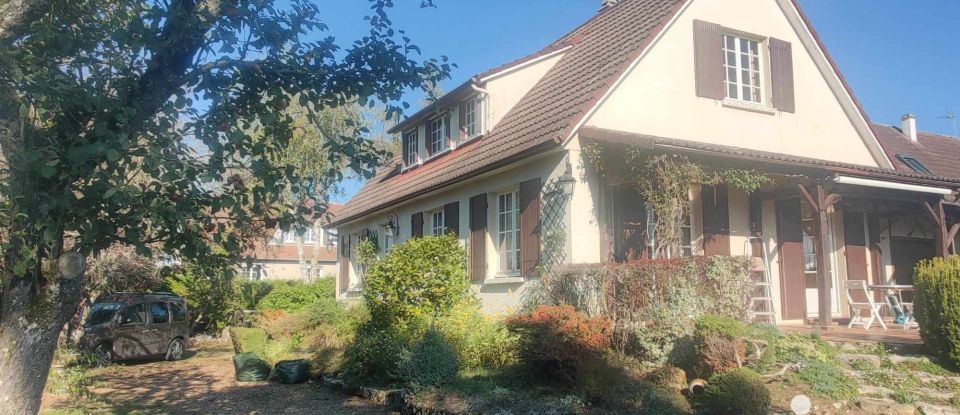 Traditional house 6 rooms of 130 m² in Fontenay-sur-Eure (28630)