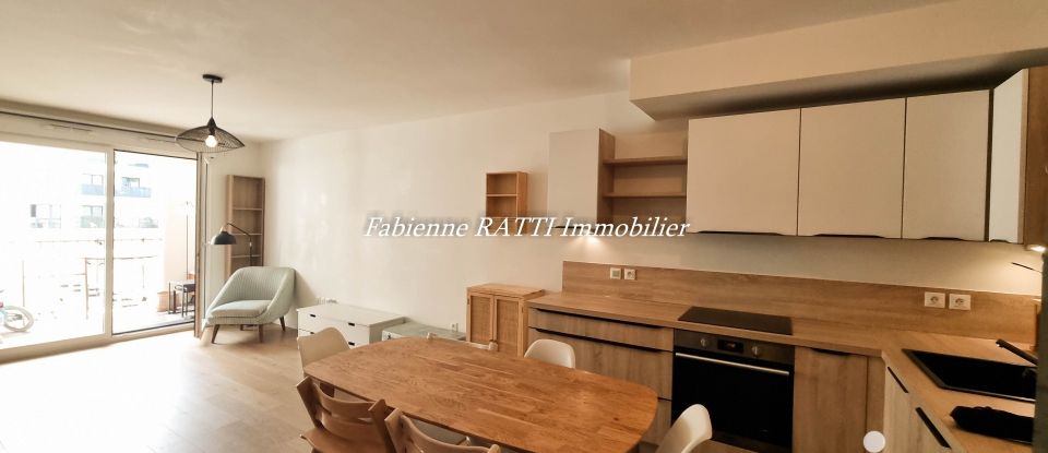 Apartment 3 rooms of 71 m² in Puteaux (92800)