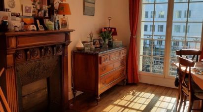 Appartement 3 pièces de 48 m² à Paris (75015)