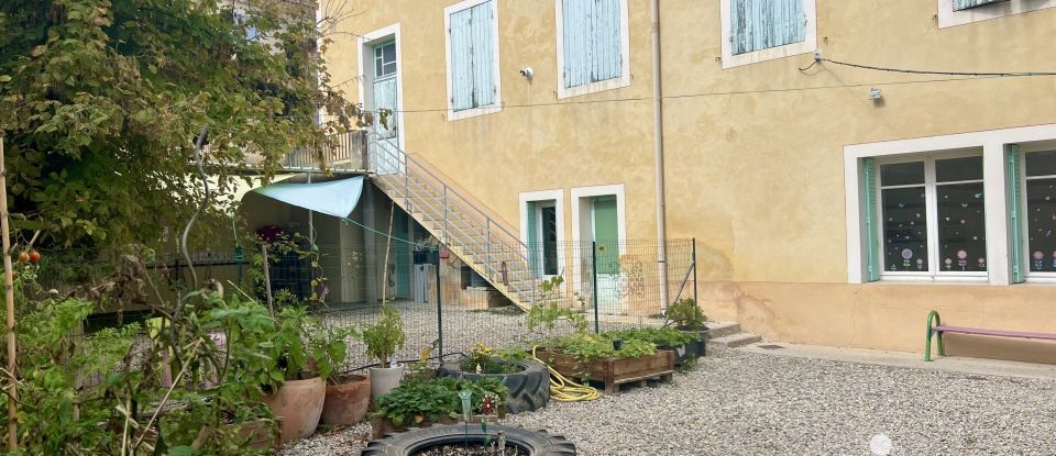 Traditional house 5 rooms of 155 m² in Beaumes-de-Venise (84190)