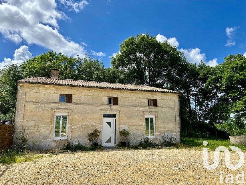 Maison de campagne 5 pièces de 214 m² à Montlieu-la-Garde (17210)