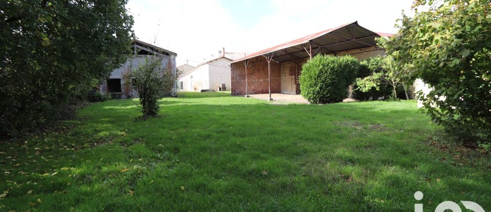 House 3 rooms of 97 m² in Les Fosses (79360)