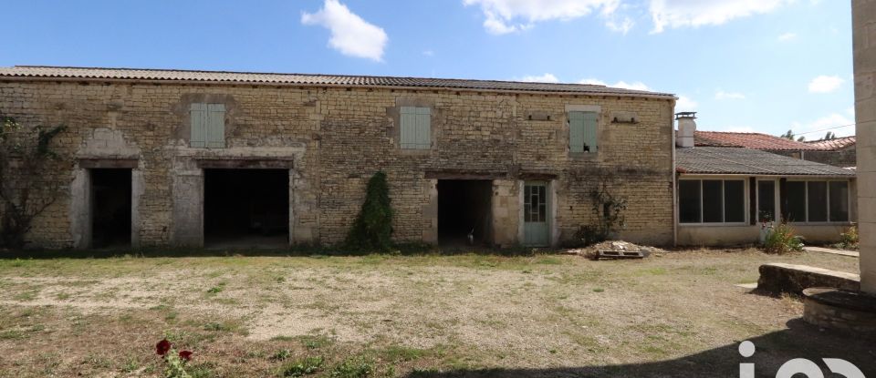 House 3 rooms of 97 m² in Les Fosses (79360)