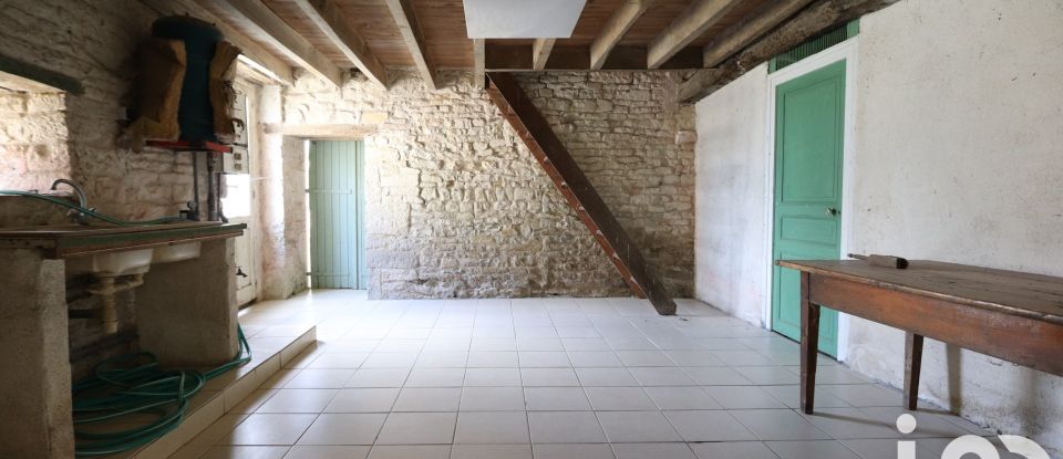 House 3 rooms of 97 m² in Les Fosses (79360)