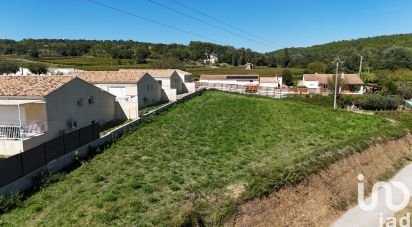 Land of 2,220 m² in Cavillargues (30330)