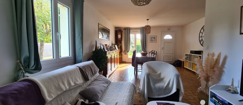 House 4 rooms of 85 m² in Saint-Avit-Saint-Nazaire (33220)