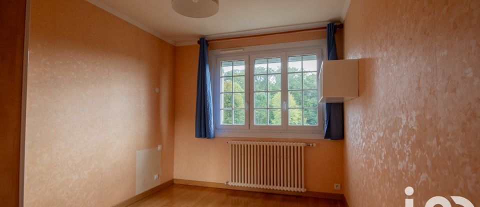 House 6 rooms of 100 m² in Guerville (78930)