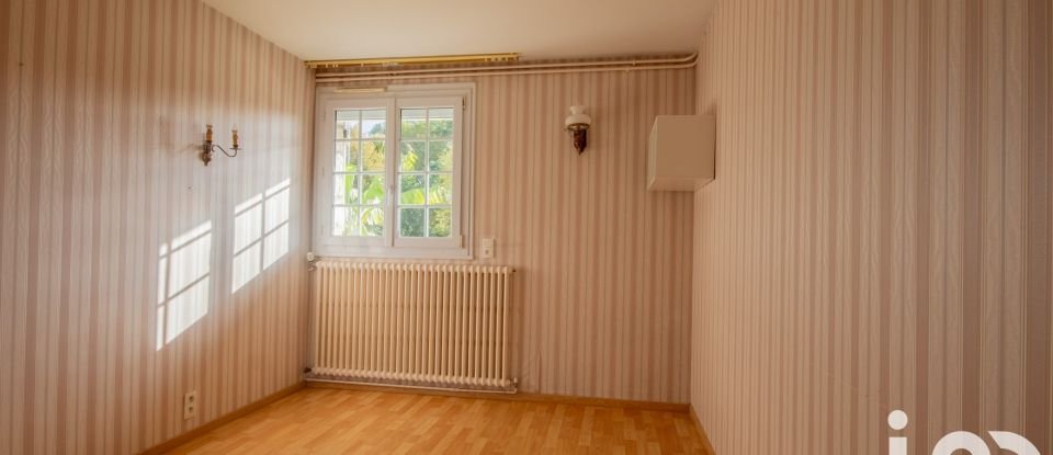 House 6 rooms of 100 m² in Guerville (78930)