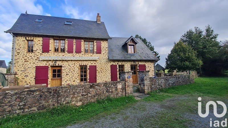 Longère 6 pièces de 106 m² à Chemiré-en-Charnie (72540)