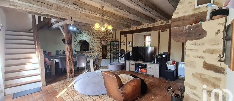 Longere 6 rooms of 106 m² in Chemiré-en-Charnie (72540)