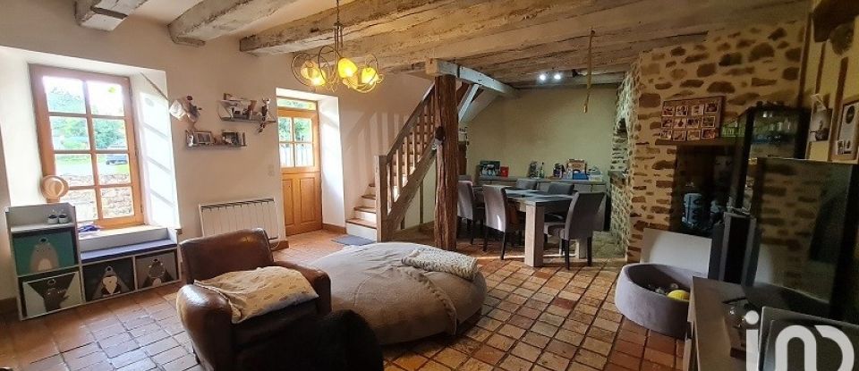 Longere 6 rooms of 106 m² in Chemiré-en-Charnie (72540)